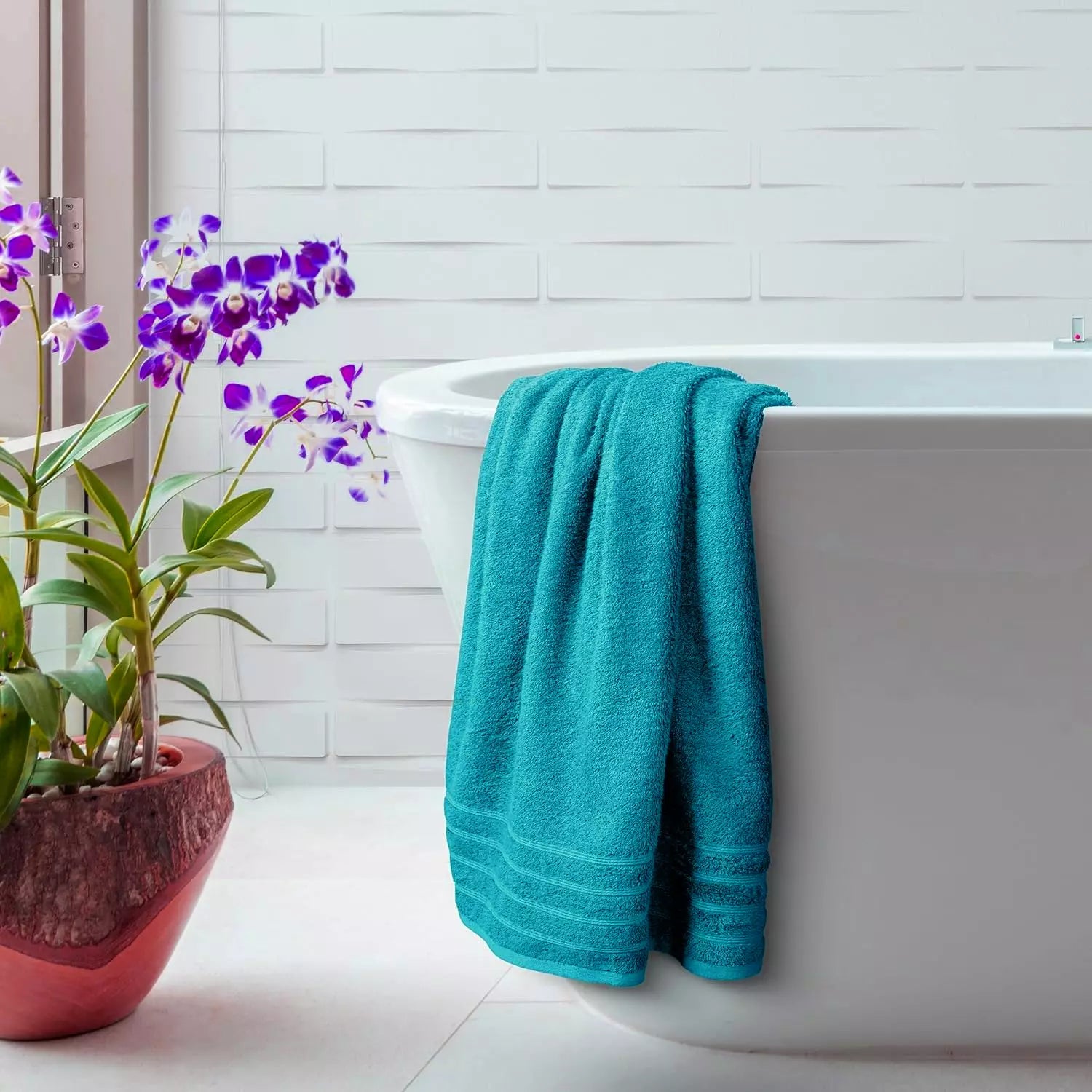 Luxurious 2-pack bath sheet towels in a neutral color